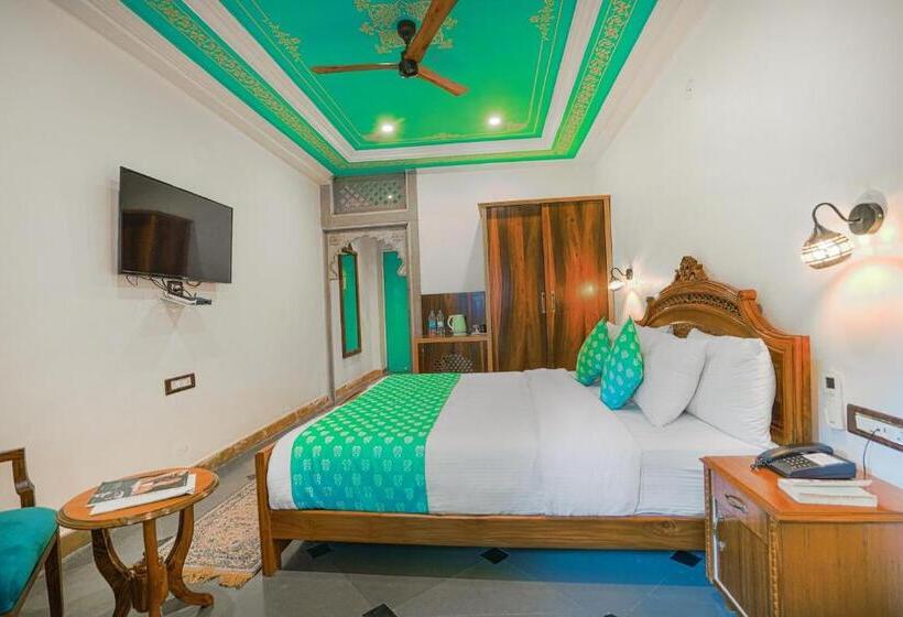 Люкс Deluxe Кровать Кинг, Aaj Haveli   Lake Facing Boutique Hotel By Levelup Hotels