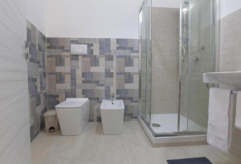 اتاق استاندارد سه نفره, Colle Greco