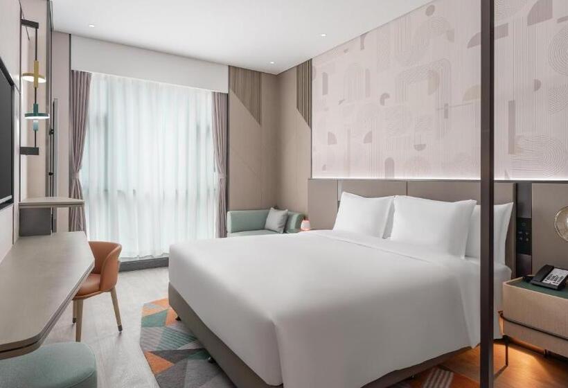 キングサイズベッドのスタンダードルーム, Even Hotel Zhongshan City Center, An Ihg
