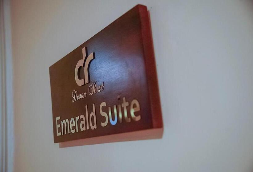 주니어 스위트, Devon Rest