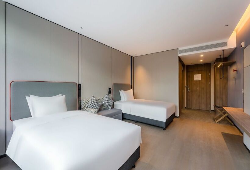 Номер Стандарт Адаптированный для Инвалидов, Holiday Inn Express Jiangmen East Station, An Ihg