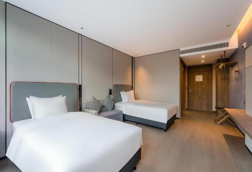 Номер Стандарт Адаптированный для Инвалидов, Holiday Inn Express Jiangmen East Station, An Ihg