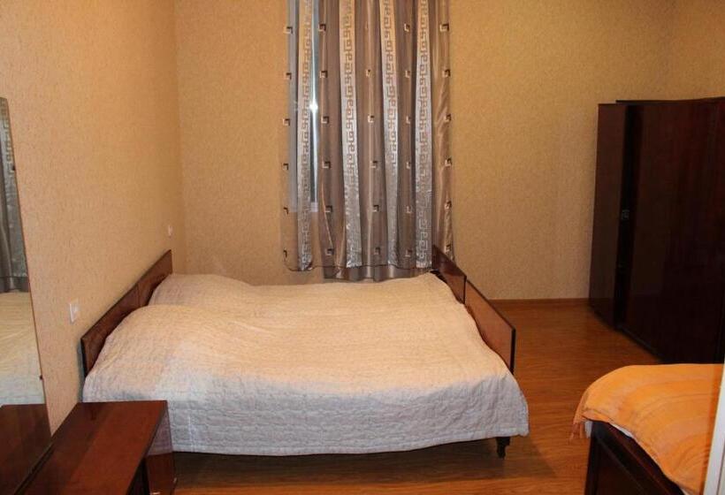 اتاق استاندارد سه نفره, Guest House Daviti