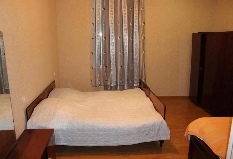 اتاق استاندارد سه نفره, Guest House Daviti