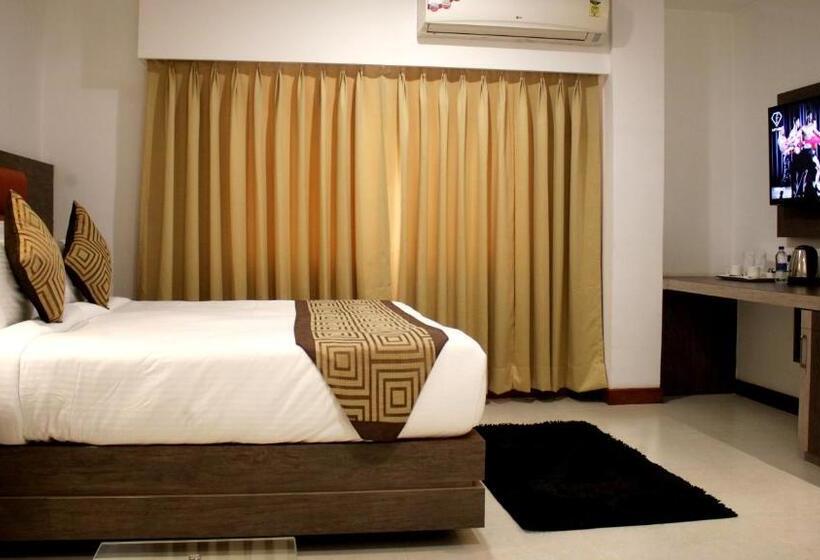 غرفة قياسية سرير كينج, Gk Palace Pure Veg