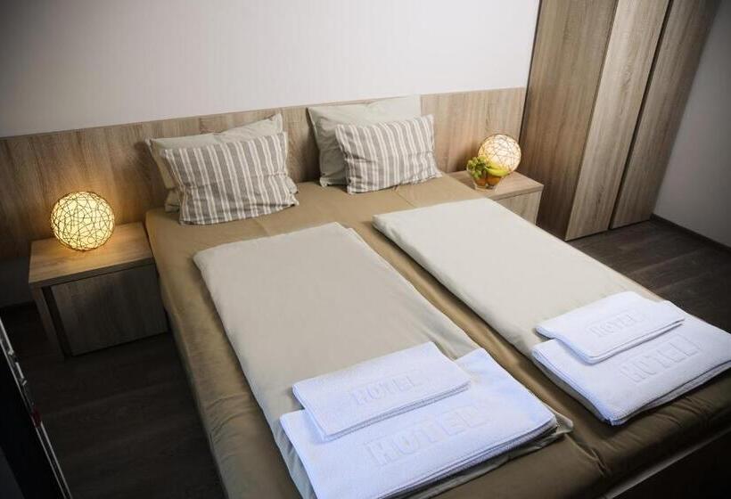 اتاق استاندارد با بالکن, Heba