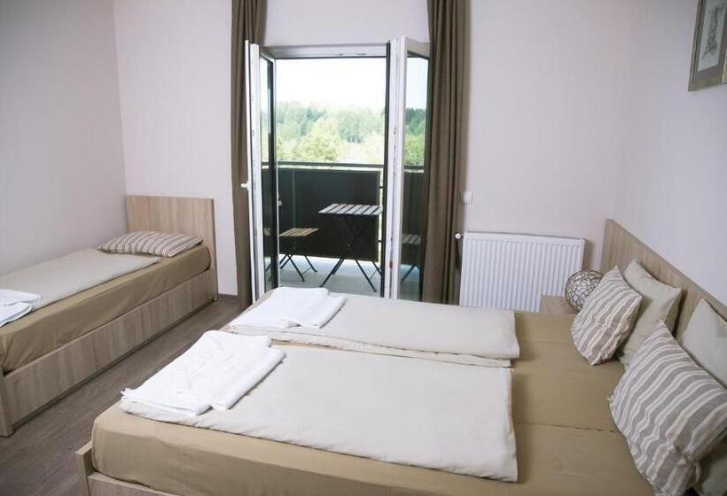 اتاق استاندارد سه نفره, Heba