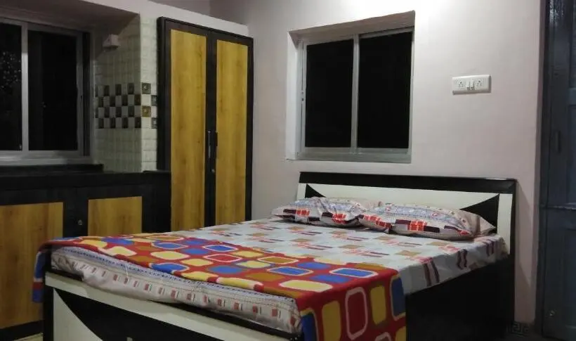ファミリールーム, Mhatre S Guest House