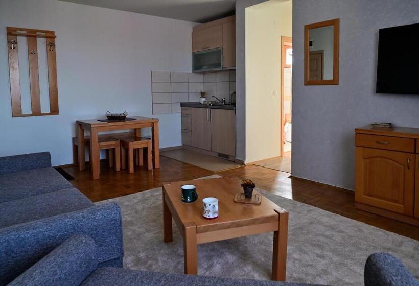 سوییت خانوادگی, Vila Danica