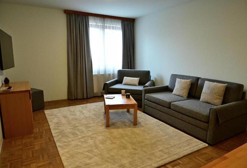 سوییت خانوادگی, Vila Danica