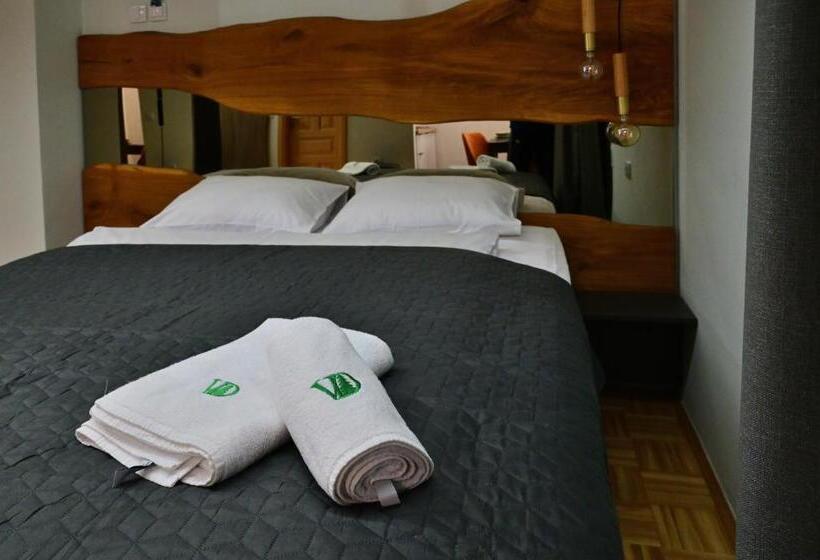 استودیوی لوکس, Vila Danica