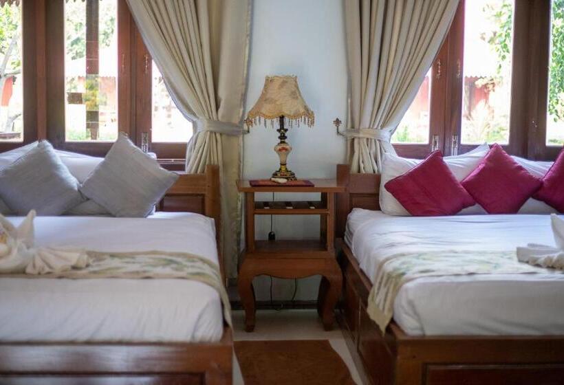 اتاق لوکس با بالکن, Phum Khmer Resort