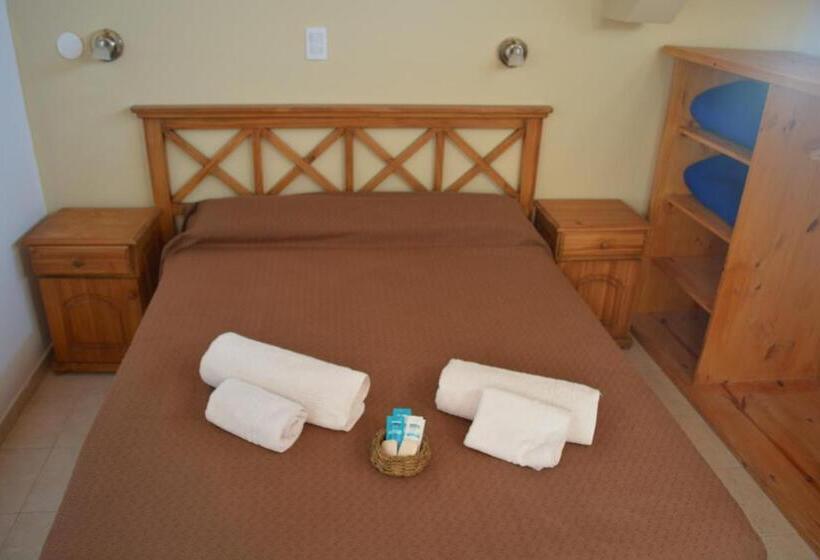 דירת חדר, Alamos