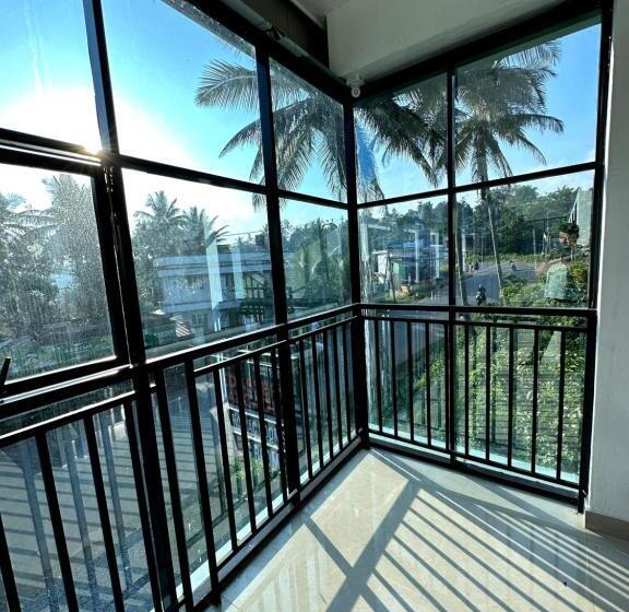 Номер Стандарт, Edassery Arcade Inn