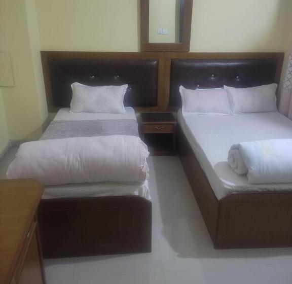 اتاق استاندارد چهار تخته, Aradhya