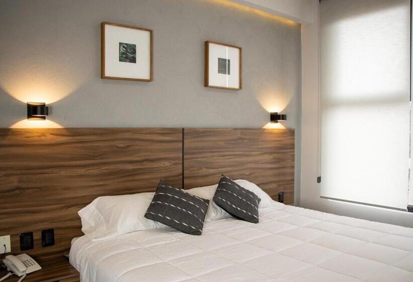 デラックスルーム, Del Carmen