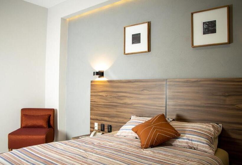 スタンダードルーム, Del Carmen