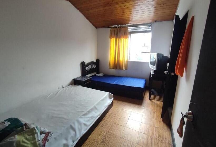 标准间, Habitaciónes 2 Camas & Baño Privado