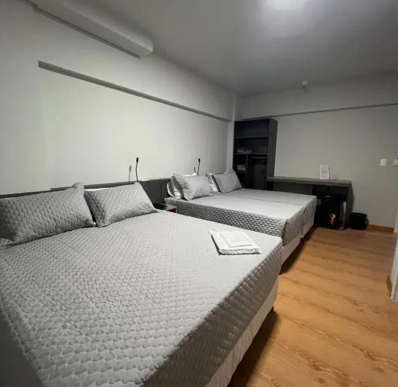 デラックスの４人部屋, Hoteis Cattoni