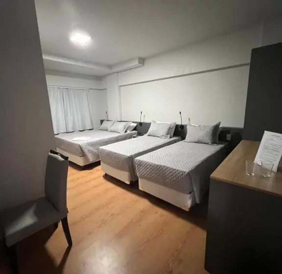 デラックスの４人部屋, Hoteis Cattoni