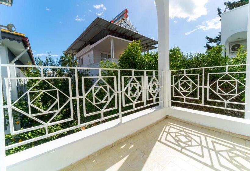 اتاق لوکس سه تخته, Kemer Royal Beach