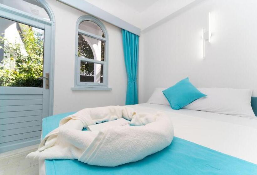 اتاق لوکس سه تخته, Kemer Royal Beach