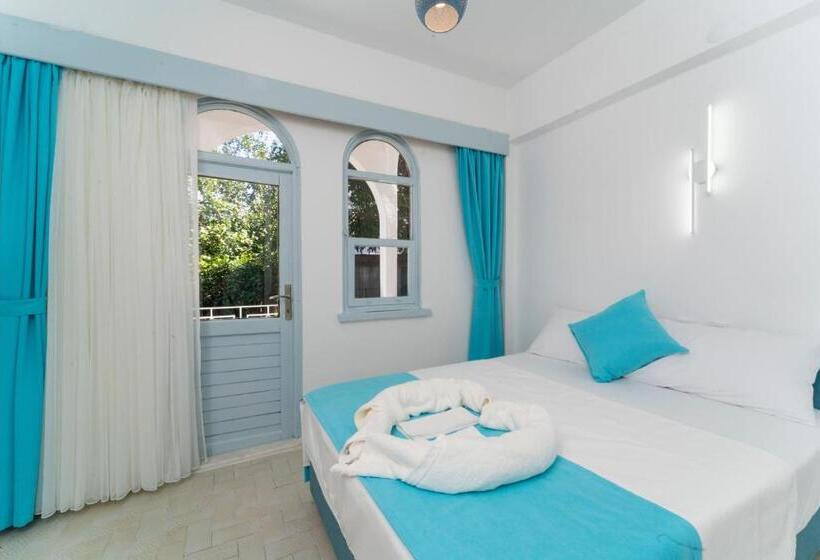 اتاق لوکس سه تخته, Kemer Royal Beach