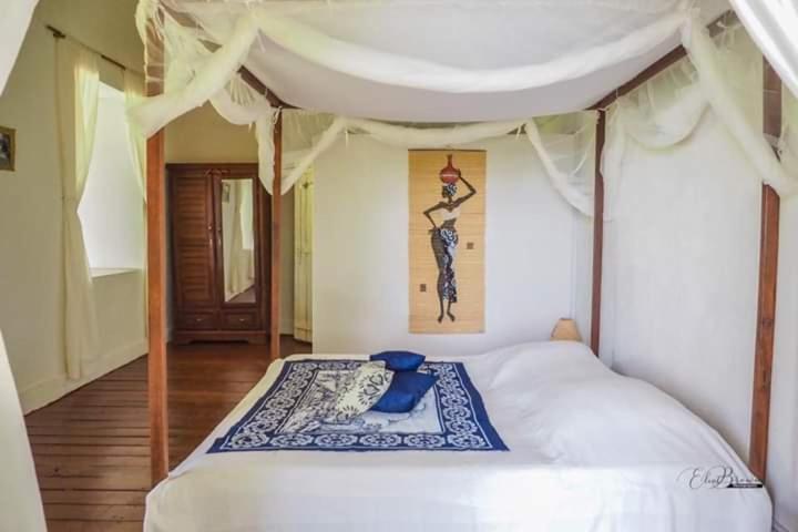 اتاق استاندارد با چشم‌انداز دریا, Lambawany