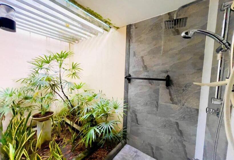 غرفة قياسية مطلّة علي الحديقة, Dharma Place