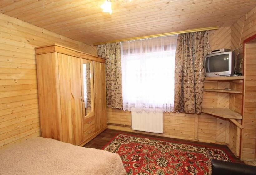 اتاق استاندارد سه تخته با سرویس بهداشتی مشترک, садиба Svitlana