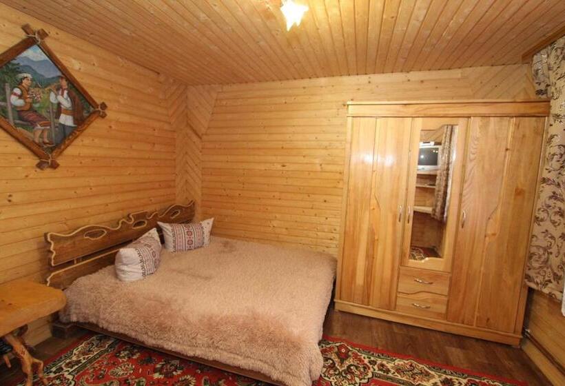 اتاق استاندارد سه تخته با سرویس بهداشتی مشترک, садиба Svitlana