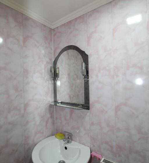 اتاق خانوادگی با سرویس بهداشتی مشترک, садиба Svitlana