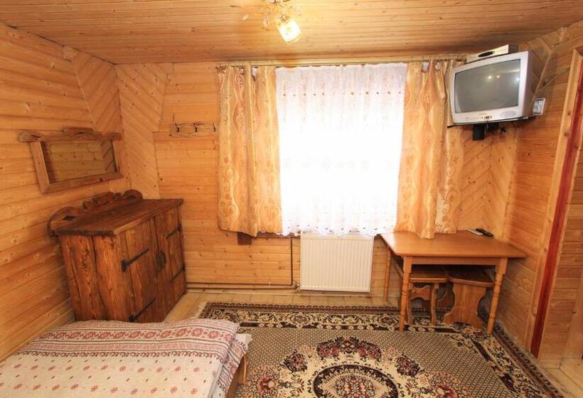 اتاق استاندارد سه تخته با سرویس بهداشتی مشترک, садиба Svitlana