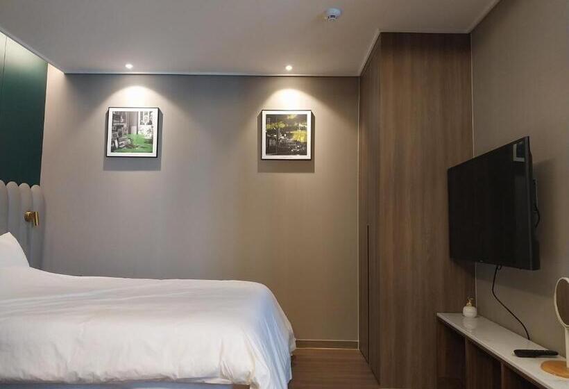 디럭스 룸 측면 바다 전망, The Solid Residence   Elbon The Stay By Haeundae