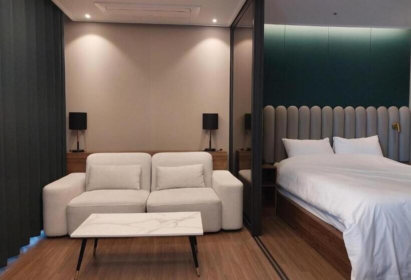 اتاق لوکس با چشم‌انداز دریا, The Solid Residence   Elbon The Stay By Haeundae