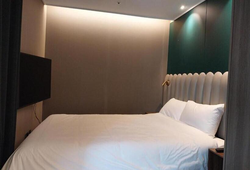 اتاق لوکس با بالکن, The Solid Residence   Elbon The Stay By Haeundae