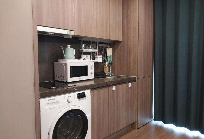 اتاق لوکس با بالکن, The Solid Residence   Elbon The Stay By Haeundae