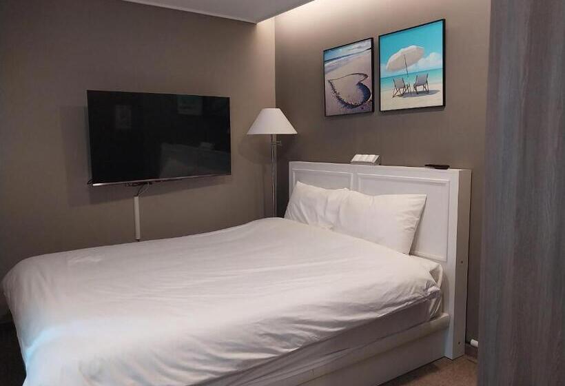 اتاق استاندارد با بالکن و چشم‌انداز دریا, The Solid Residence   Elbon The Stay By Haeundae