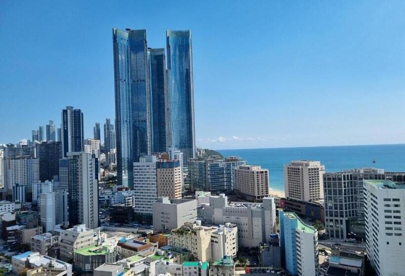 اتاق لوکس با بالکن و چشم‌انداز دریا, The Solid Residence   Elbon The Stay By Haeundae