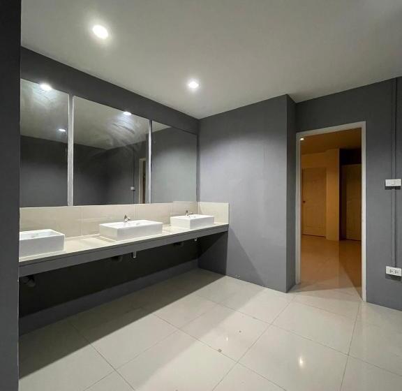 Habitació Familiar Deluxe, Baan Pheun Hostel บ้านเพื่อน โฮสเทล