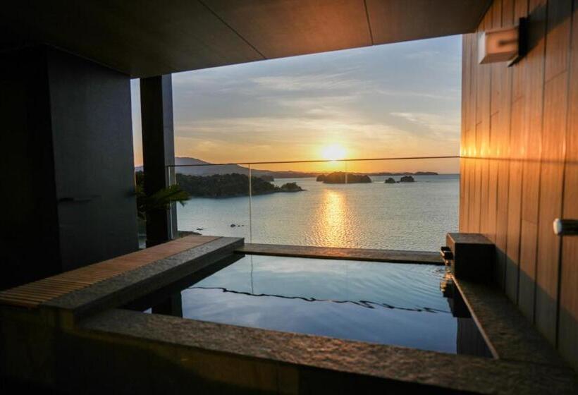 סוויטה עם טרסה, Amanojaku