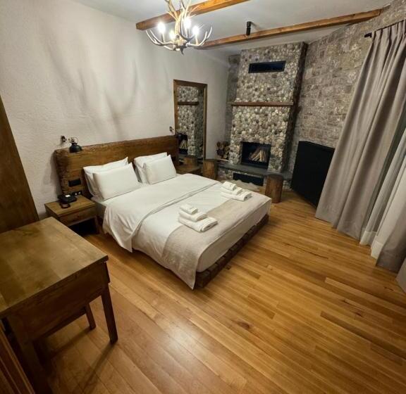 Номер Стандарт с Балконом, Ambassador Voskopojë