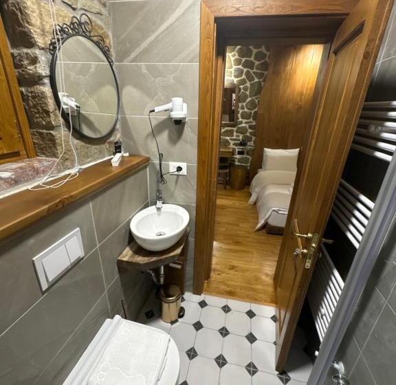 Номер Стандарт с Балконом, Ambassador Voskopojë