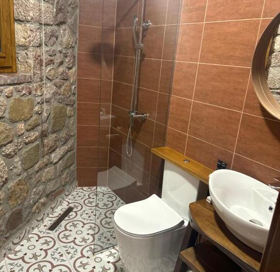 Номер Стандарт с Балконом, Ambassador Voskopojë