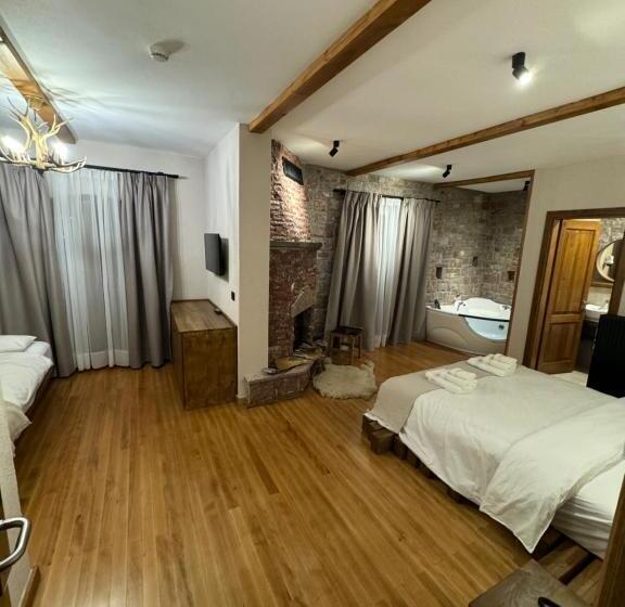 Номер Стандарт с Гидромассажем, Ambassador Voskopojë