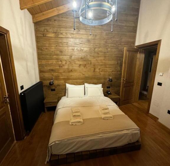 Люкс, Ambassador Voskopojë