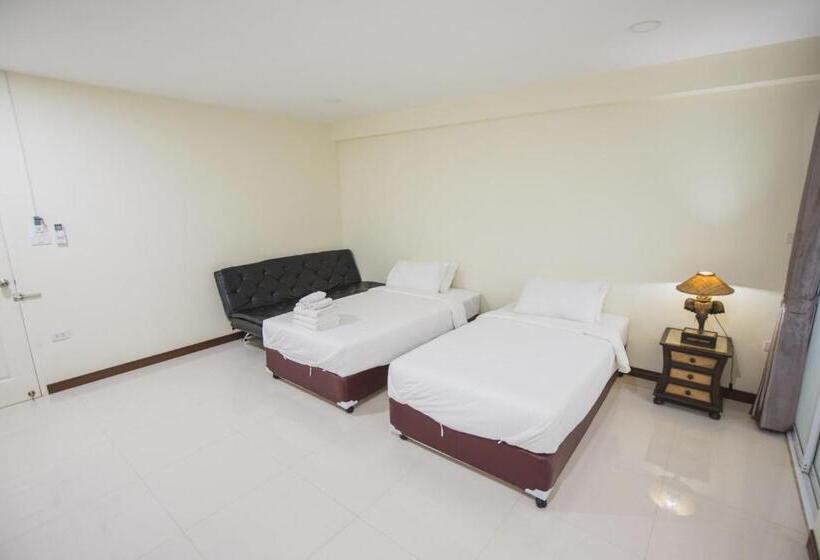 חדר סטנדרט לשלושה, Marina