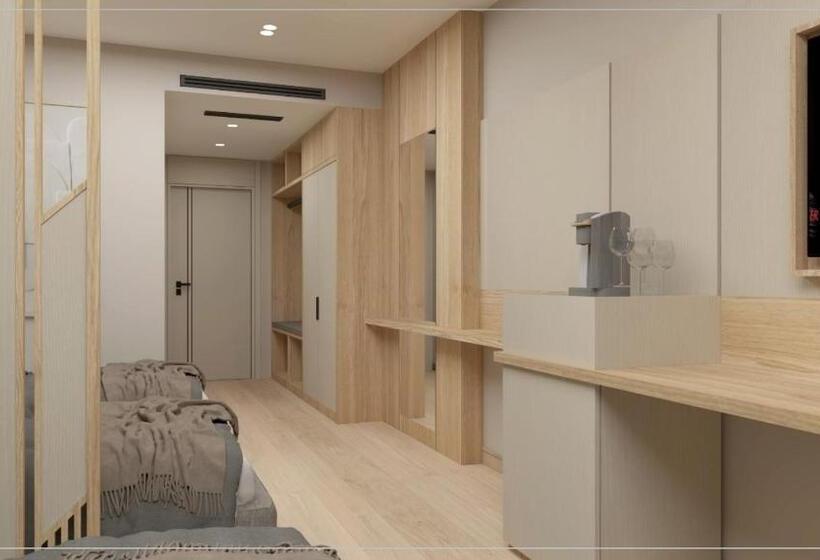 חדר משפחתי, Regina Palm Resort