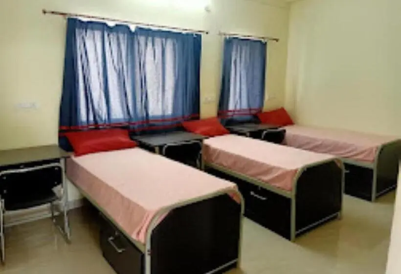 Standard Kolmen Hengen Huone, Thakur Jii Bhopal