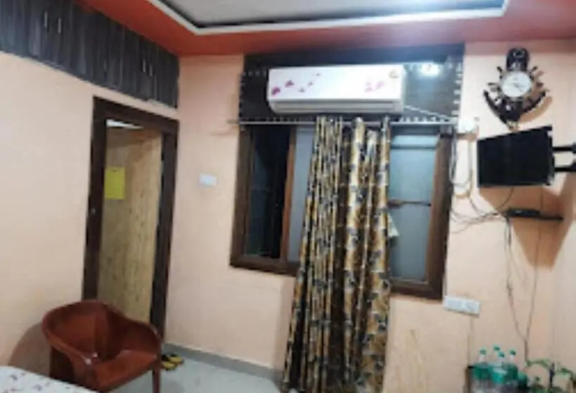 Standard Yhden Hengen Huone, Thakur Jii Bhopal